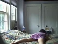 saw my lustful mother using a secret camera to touch her pussy on the bed.